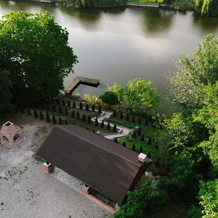Madison Lake Villa Balotesti Exterior photo